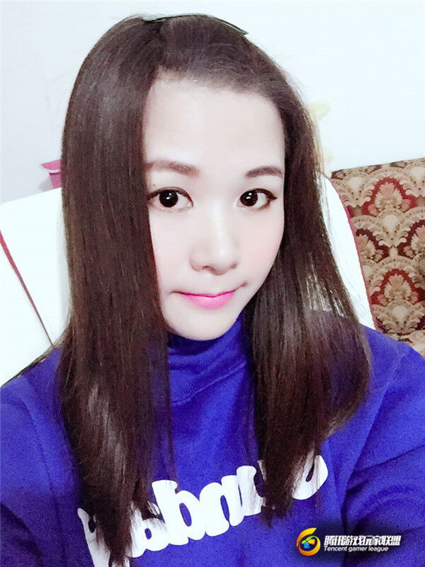 火线女神 爱美吃购物古灵精怪小花颜